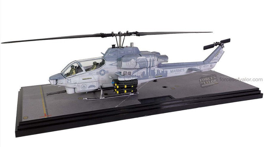 Forces Of Valor - ELICOTTERO BELL AH-1W WHISKEY COBRA ATTACK SQUADRON 167 1:48 - Cod. FOR820004A-2