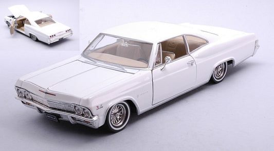 Welly - CHEVROLET IMPALA SS396 COUPE' 1965 LOW RIDER WHITE 1:24 - Cod. WE22417WH