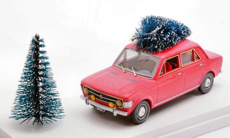 Rio - FIAT 128 1.ma SERIE BUON NATALE 2024 WITH DRIVER 1:43 - Cod. RI4742