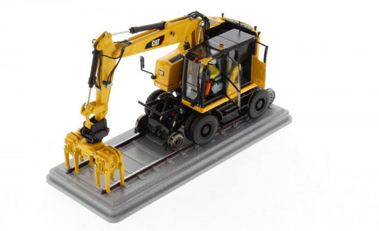 Diecast Master - CAT M323F RAILROAD WHEELED EXCAVATOR 1:50 - Cod. DM85661