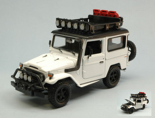 Motormax - TOYOTA FJ40 LAND CRISER 1974 WHITE 1:24 - Cod. MTM79137W