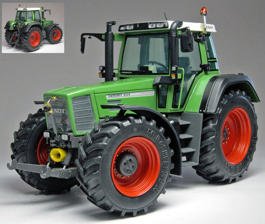 Weise-toys - FENDT FAVORIT 824 (2008-2013) 1:32 - Cod. WEIS1002
