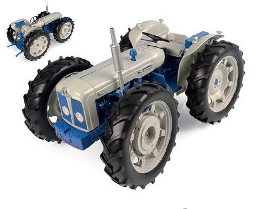 Universal Hobbies - TRATTORE FORD COUNTY SUPER 4 1:16 - Cod. UH2781