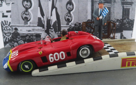 Art Model - FERRARI 290 MM N.600 MILLE MIGLIA 1956 J.M.FANGIO START DIORAMA 1:43 - Cod. AM0454D
