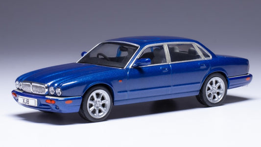 Ixo Model - JAGUAR XJ8 (X308) 1998 BLUE 1:43 - Cod. CLC588