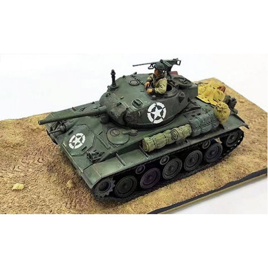Forces Of Valor - M24 TANK 1945 US CHAFFEE MEDIUM COMPANY D.36 1:32 - Cod. FOR801002A