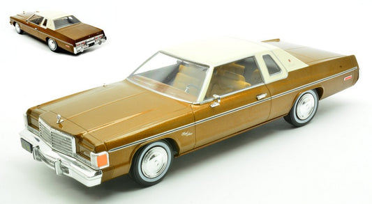 Whitebox - DODGE ROYAL MONACO COUPE 1977 BROWN/BEIGE 1:24 - Cod. WB124261